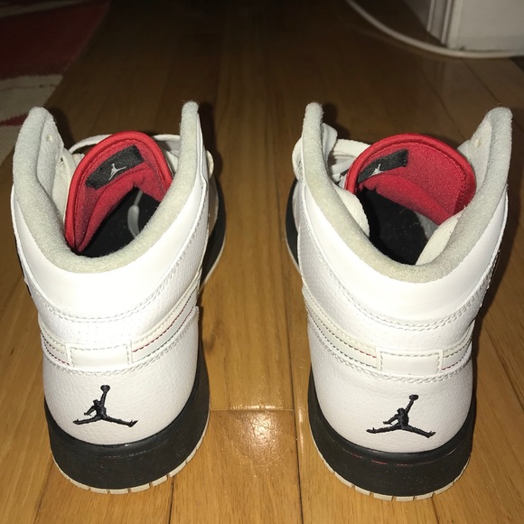 SOLD. Air Jordan 1 Retro Cinco De Mayo - Picture 3 of 5